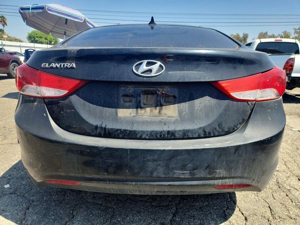 2013 HYUNDAI ELANTRA