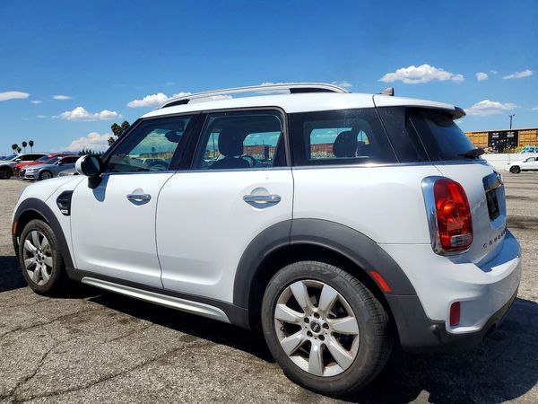2018 MINI COOPER