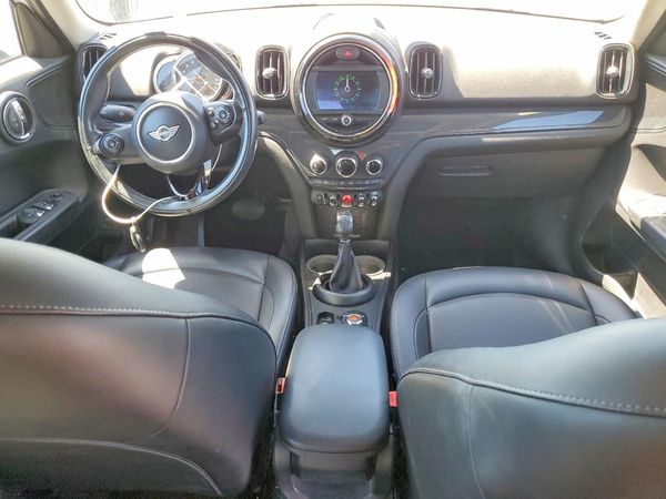 2018 MINI COOPER