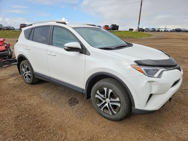 2016 TOYOTA RAV4 LE (X Grade) — Passenger 3/4