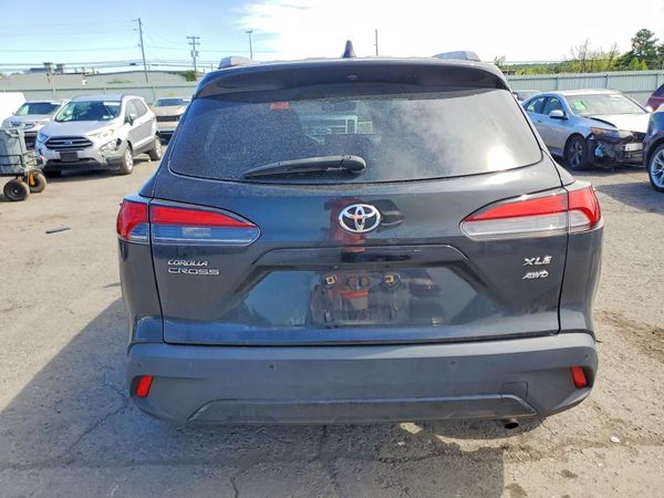 2022 TOYOTA COROLLA CROSS XLE