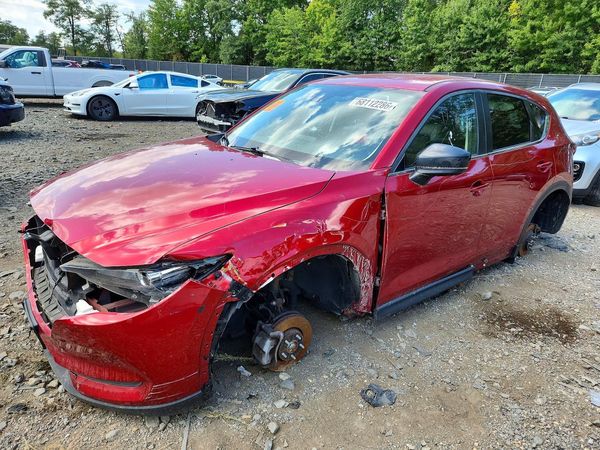 2019 MAZDA CX-5 Touring — Front 3/4