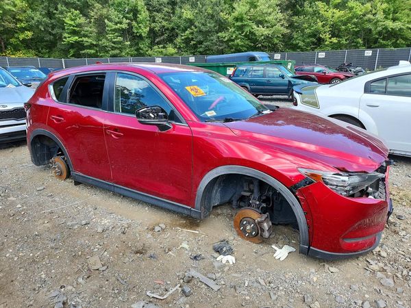 2019 MAZDA CX-5 Touring — Passenger 3/4