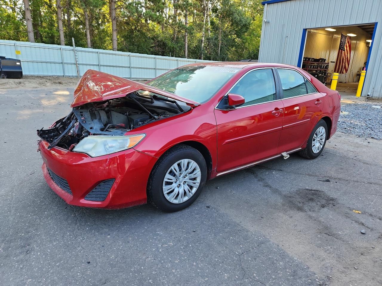 2014 TOYOTA CAMRY