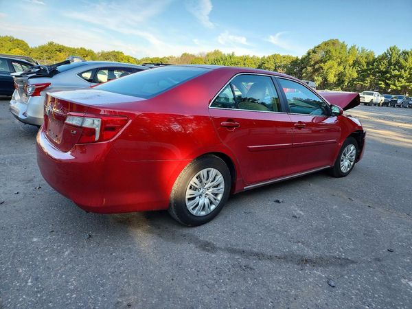2014 TOYOTA CAMRY
