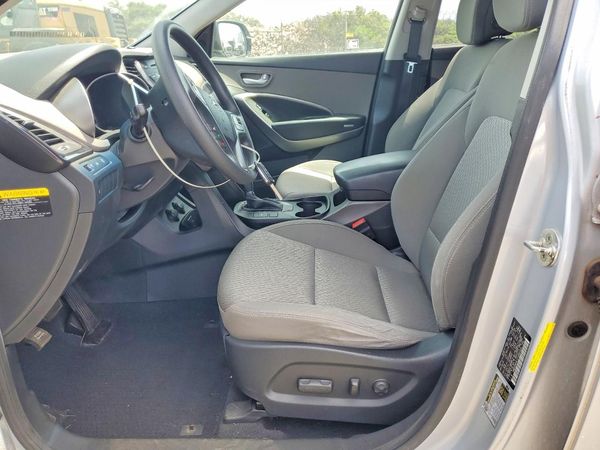 2015 HYUNDAI SANTA FE GL — DENT