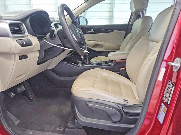 2019 KIA SORENTO L, LX, S — DENT