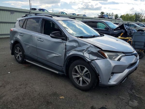 2018 TOYOTA RAV4 Adventure/XLE