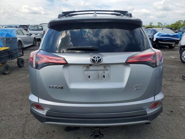 2018 TOYOTA RAV4 Adventure/XLE