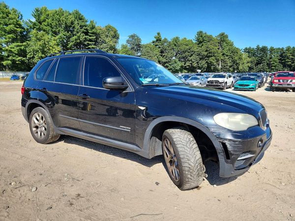 2012 BMW X5 xDrive35i — Passenger 3/4