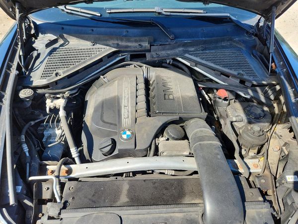 2012 BMW X5 xDrive35i — Engine bay