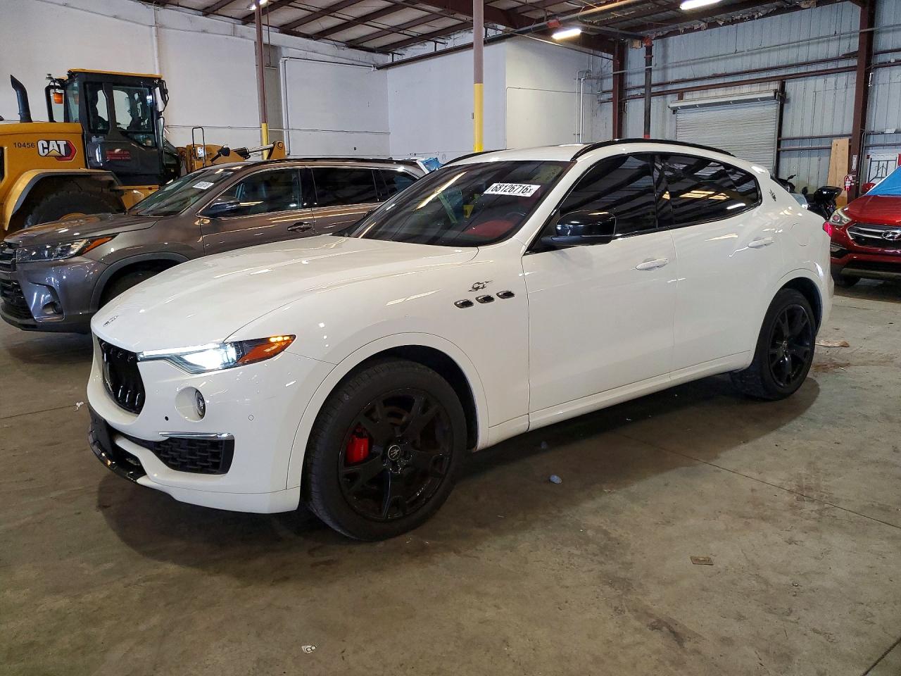 2022 MASERATI LEVANTE BASE/GT — Front 3/4