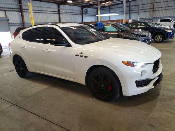 2022 MASERATI LEVANTE BASE/GT — Passenger 3/4