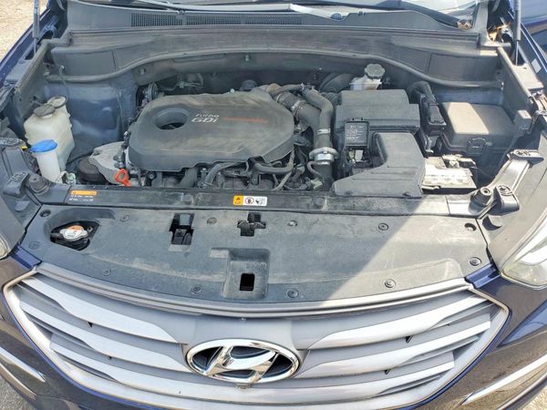 2017 HYUNDAI SANTA FE — Engine bay