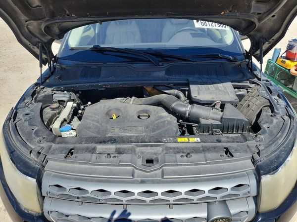 2015 LAND ROVER RANGEROVER Pure Premium — Engine bay