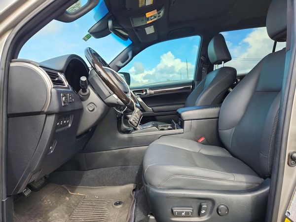 2023 LEXUS GX 460 Premium