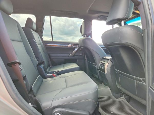 2023 LEXUS GX 460 Premium