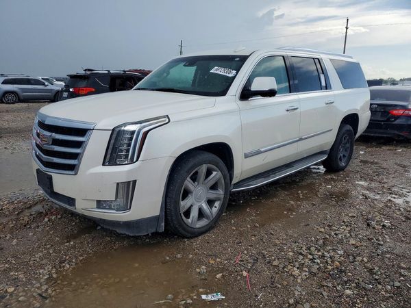 2015 CADILLAC ESCALADE ESV Luxury — Front 3/4