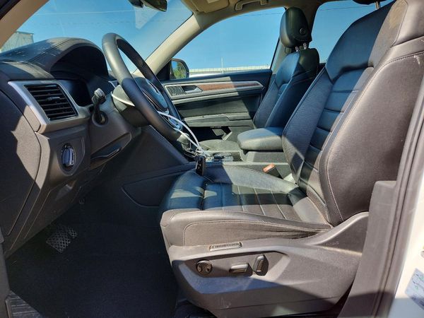 2018 VOLKSWAGEN ATLAS 4Motion SEL Premium — DENT
