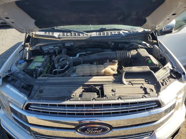 2019 FORD F150 — Engine bay