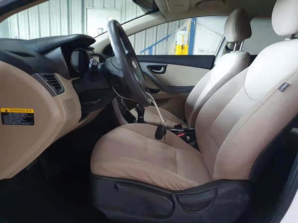 2016 HYUNDAI ELANTRA — DENT