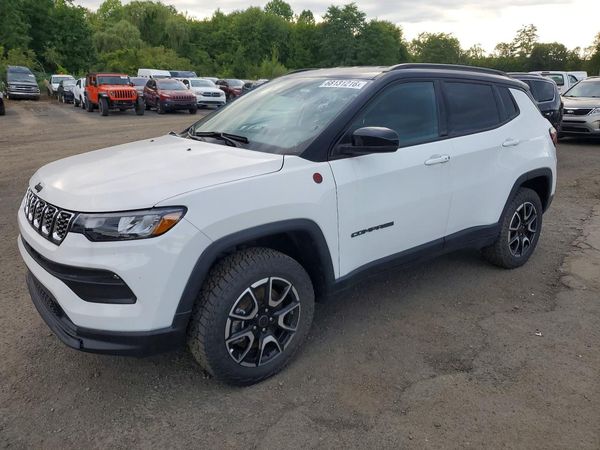 2025 JEEP COMPASS Trailhawk — Front 3/4