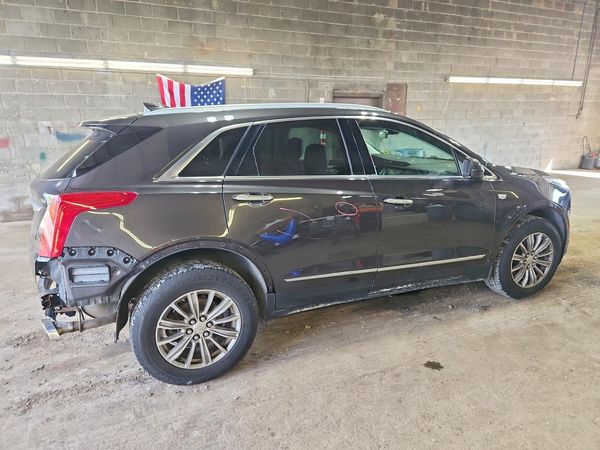 2017 CADILLAC XT5