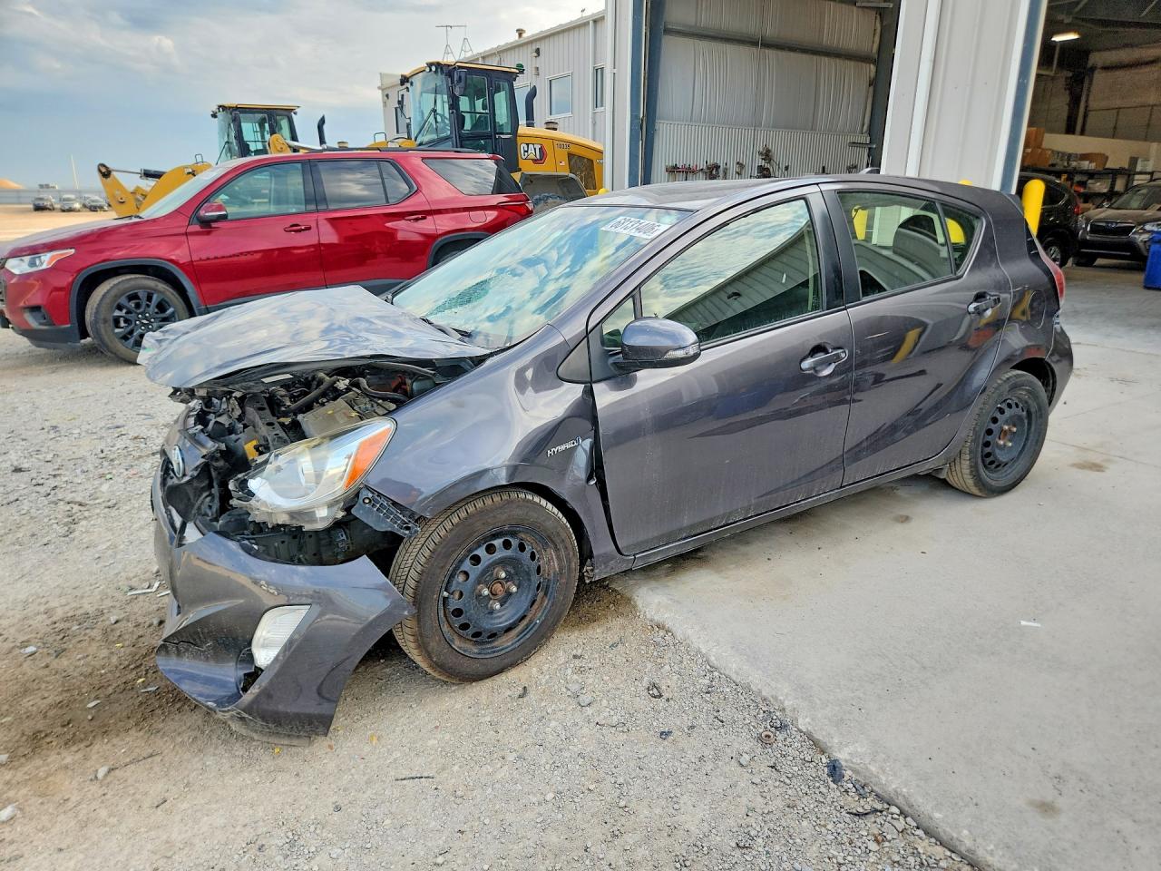 2015 TOYOTA PRIUS — Front 3/4