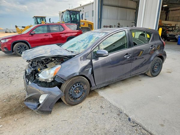 2015 TOYOTA PRIUS — DSFA — Front 3/4