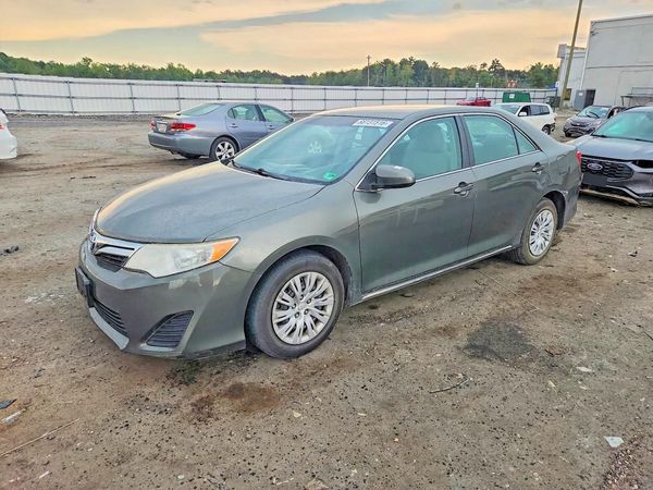 2014 TOYOTA CAMRY
