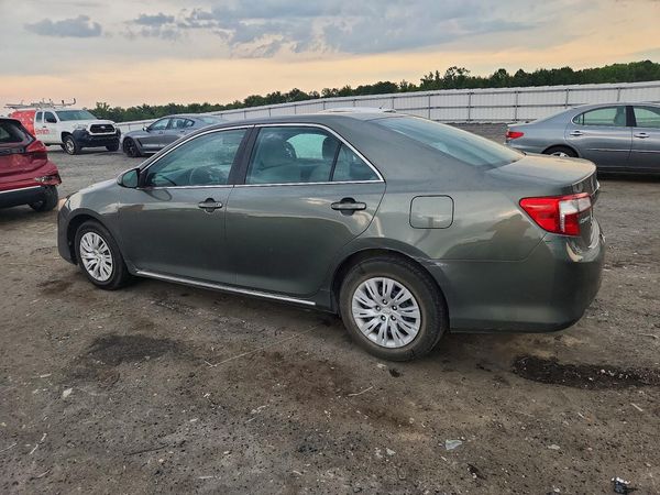 2014 TOYOTA CAMRY