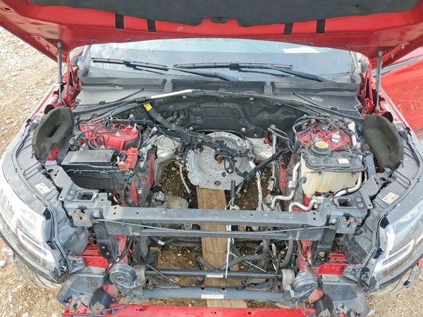 2018 LAND ROVER RANGEROVER R-Dynamic SE — Engine bay