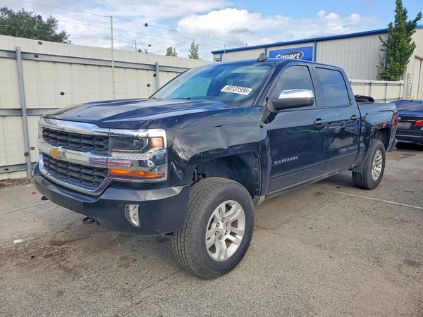 2017 CHEVROLET SILVERADO LT — Front 3/4