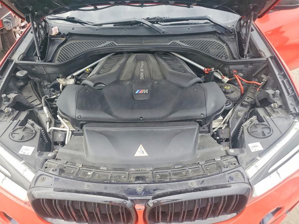 2016 BMW X5 X5 M — Engine bay