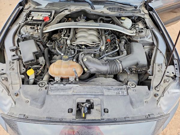 2019 FORD MUSTANG GT Coupe — Engine bay