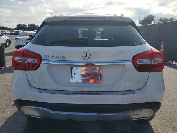 2018 MERCEDES-BENZ GLA-CLASS GLA250 — DIRR
