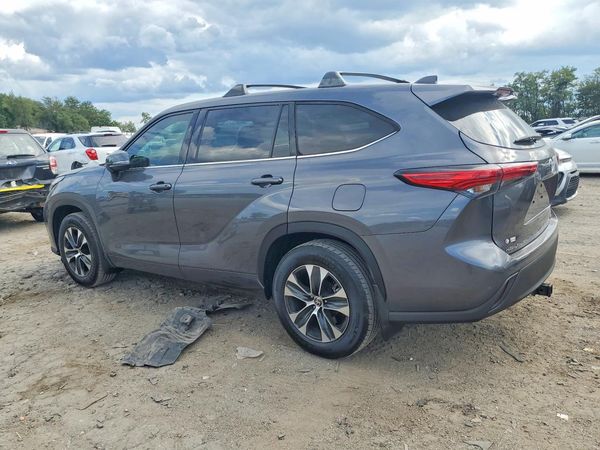 2022 TOYOTA HIGHLANDER