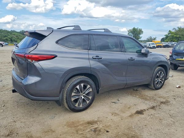 2022 TOYOTA HIGHLANDER