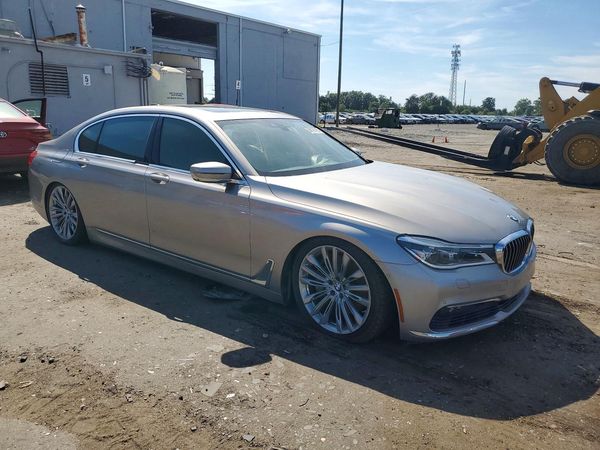 2016 BMW 7 SERIES xDrive — Passenger 3/4