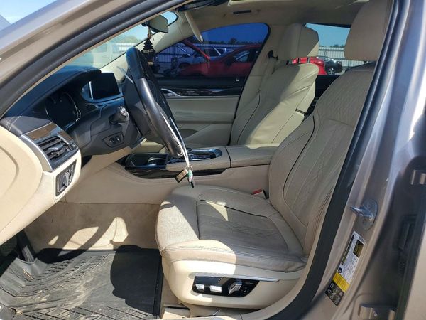 2016 BMW 7 SERIES xDrive — DENT