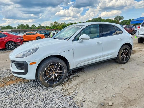 2023 PORSCHE MACAN Macan / Macan T — Front 3/4