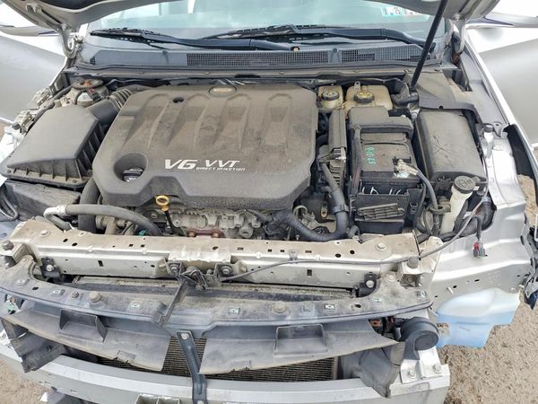 2018 CADILLAC XTS — Engine bay