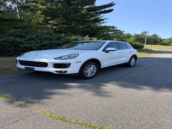 2015 PORSCHE CAYENNE