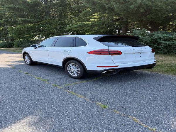 2015 PORSCHE CAYENNE