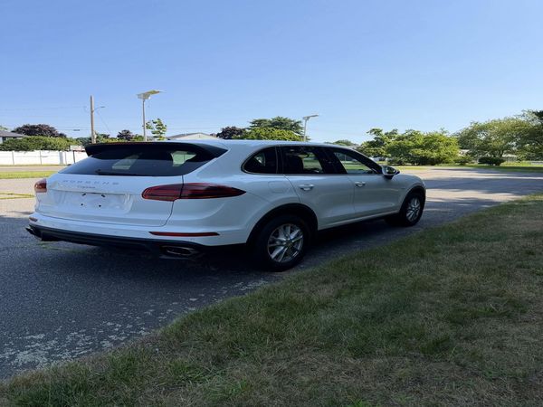 2015 PORSCHE CAYENNE