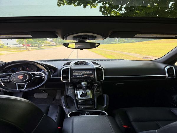 2015 PORSCHE CAYENNE