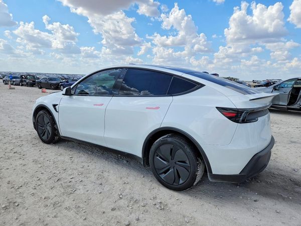 2026 TESLA MODEL Y