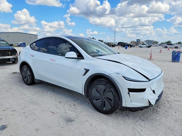 2026 TESLA MODEL Y