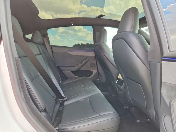 2026 TESLA MODEL Y