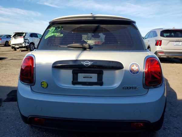 2022 MINI COOPER